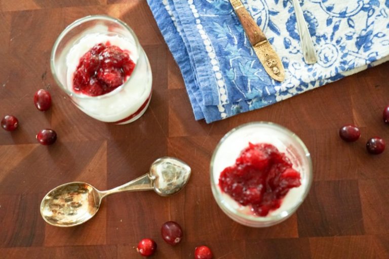 Healthy Dessert: Cranberry and Yogurt Parfaits