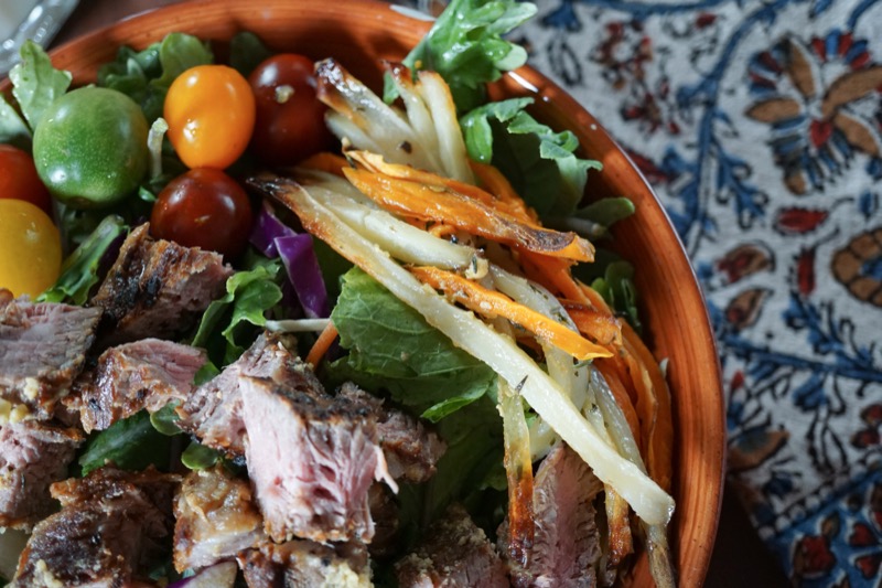 Healthy Holiday: Chipotle Steak Salad | Jessie @ The Happiness in Health